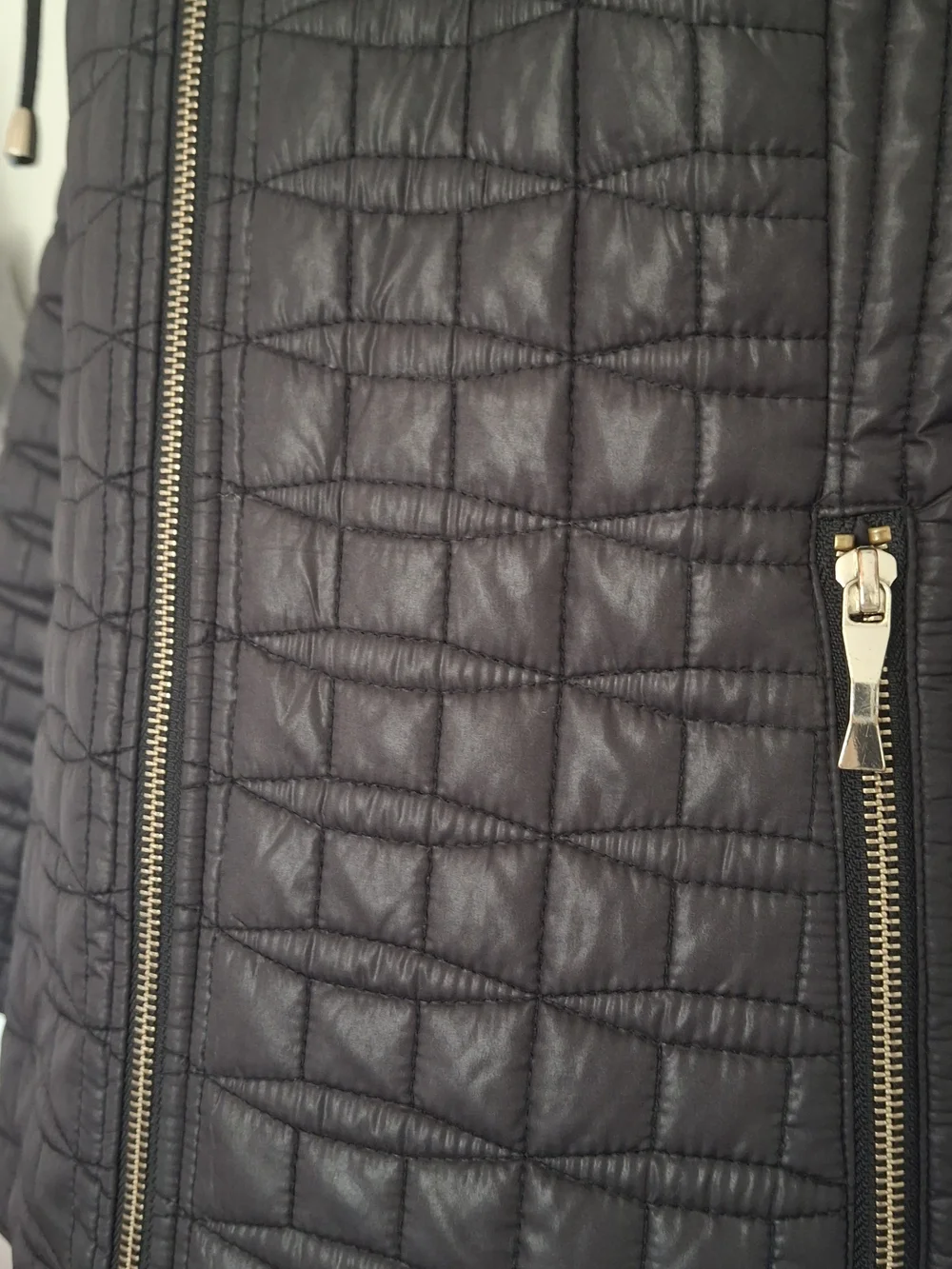 Kate Spade New York black quilted jacket with gold hardware Large